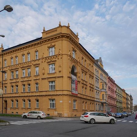 Lucy'S Apartments Olomouc Buitenkant foto