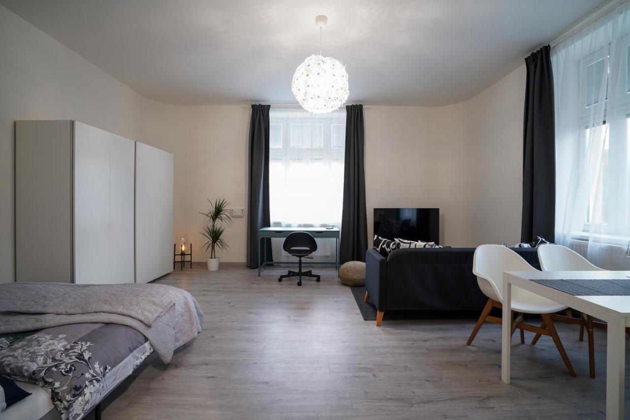 Lucy'S Apartments Olomouc Buitenkant foto